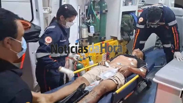 Jovem é baleado acidentalmente por amigo e fica em estado grave em Rio Branco