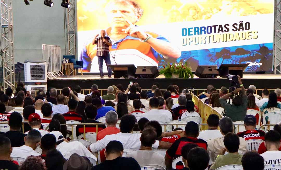 Com ginásio lotado, Zico ministra palestra em Rio Branco sobre liderança, desafios e oportunidades: “O líder é quem inspira, sabe ouvir, quem orienta, quem sabe comandar”
