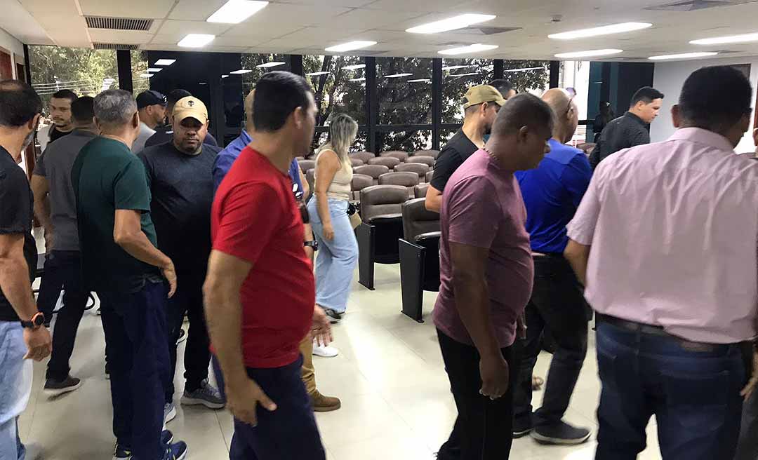 Policiais penais provisórios ameaçados de demissão clamam por socorro na Aleac: “nós estamos à mercê das facções"