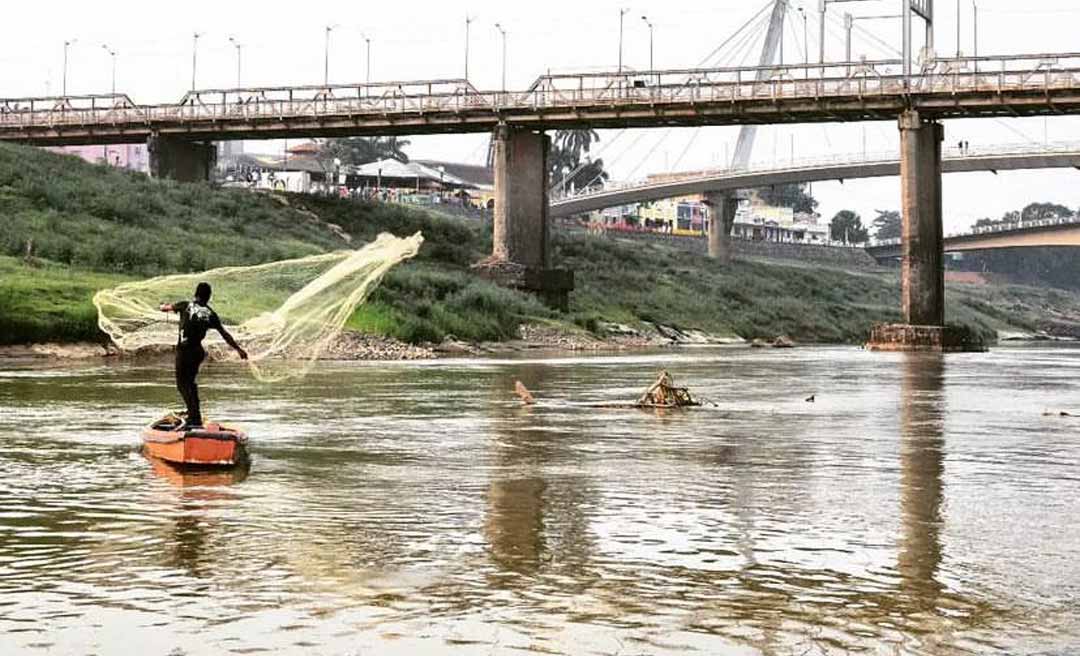 Pescadores do Acre correm o risco de perder Seguro Defeso caso não tirem a nova identidade; Paulo Ximenes pede força-tarefa a Gladson para emissões