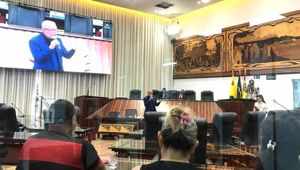 Reunião com policiais penais provisórios na Aleac é esvaziada e só Afonso Fernandes comparece: “o sentimento é o pior possível”