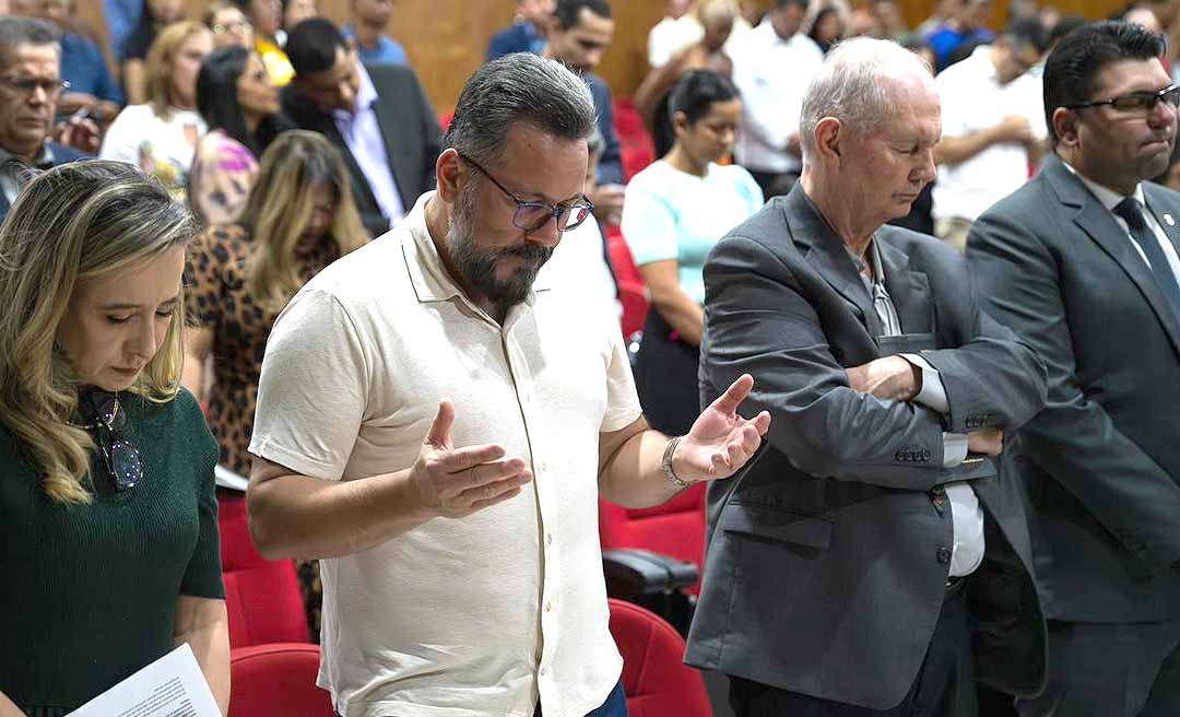 Alan Rick participa do 2° Fórum Evangélico do Acre realizado no auditório do Colégio Armando Nogueira