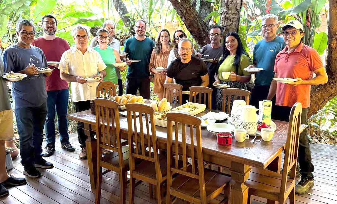 “Quem sabe estamos construindo um novo movimento na política do Acre”, diz Jorge Viana ao reunir lideranças em café da manhã
