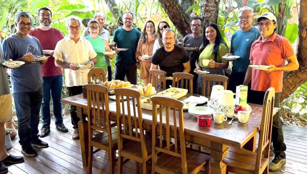 “Quem sabe estamos construindo um novo movimento na política do Acre”, diz Jorge Viana ao reunir lideranças em café da manhã