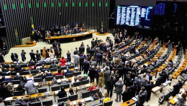 Semana legislativa no Congresso terá foco em anistia, PEC da Blindagem e investigações do INSS