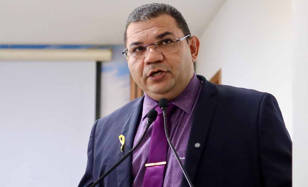 Vereador Fábio Araújo denuncia divergência de R$ 6 milhões em projeto de subsídio aprovado pela Câmara