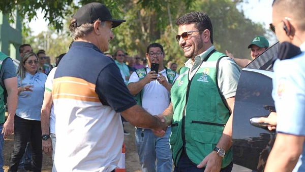 Bestene participa com Gladson de inauguração de nova ETA em Xapuri