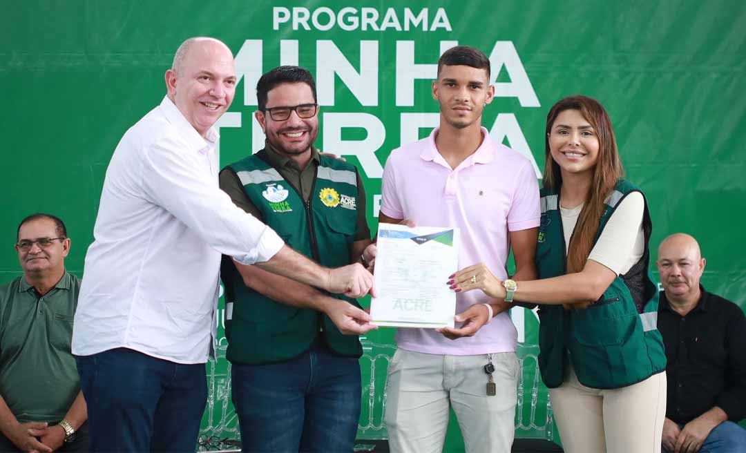 Governo do Acre investe quase R$ 3 milhões e ITERACRE entrega mais de 300 títulos definitivos de moradia em Sena Madureira