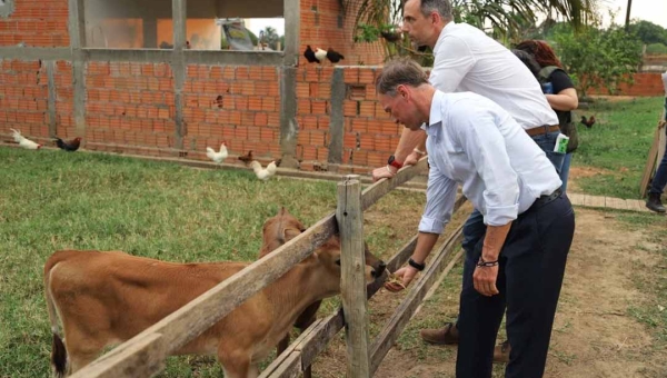 Com o apoio do governo, REM Acre transforma propriedade de Rio Branco em modelo de sustentabilidade na produção de leite