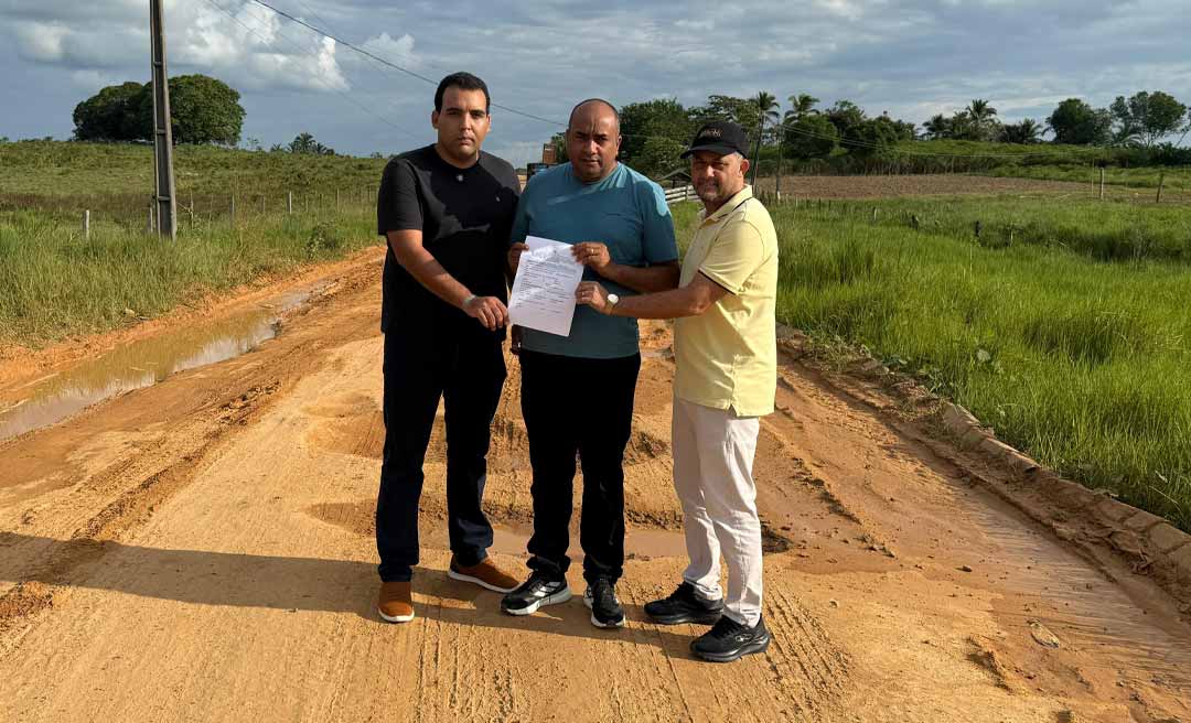 Cristiano e Keleu levam demanda ao deputado Clodoaldo sobre tapa-buraco nos ramais 2 e 3