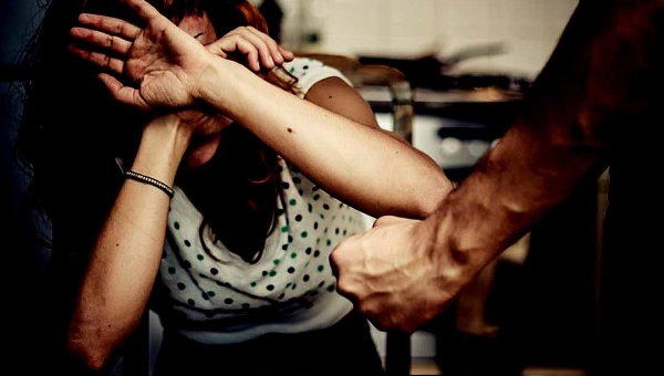 Mulheres vítimas de violência terão prioridade no atendimento nas unidades de Saúde do Acre