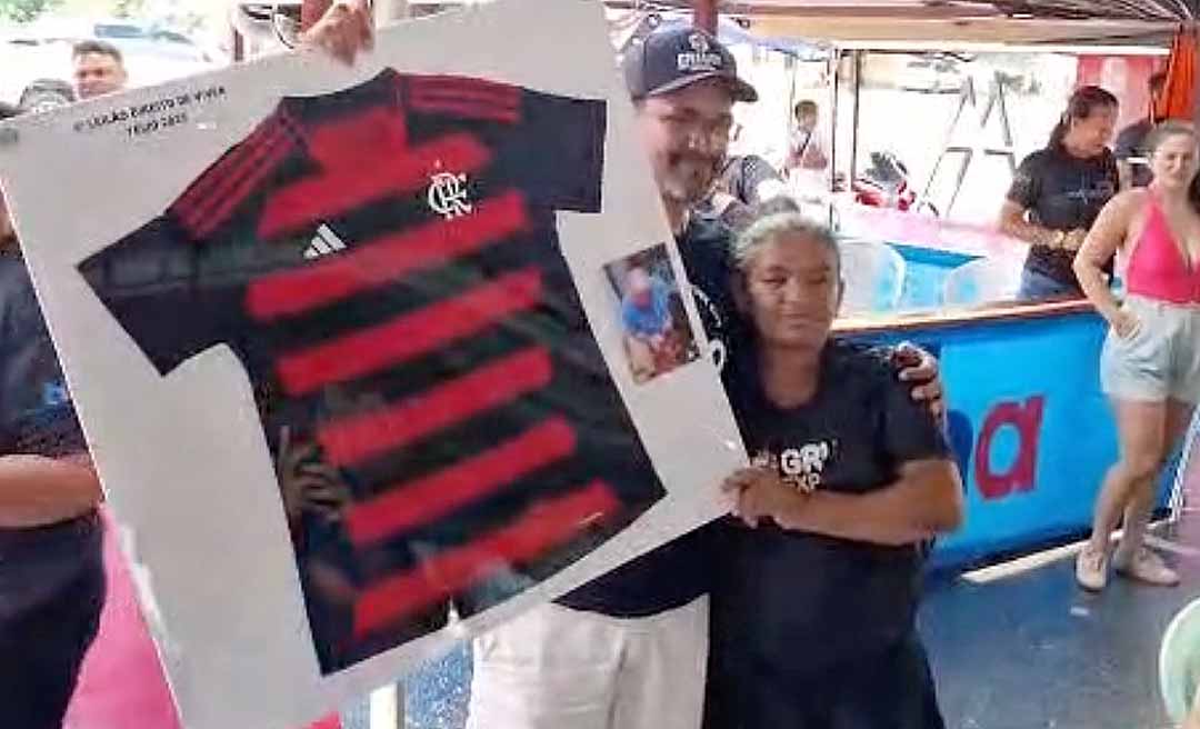 Leilões de camisas autografada por Zico arrecadam mais de R$ 40 mil para o Hospital de Amor