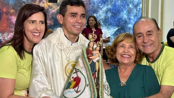 Católicos fervorosos, Bocalom e Kellen vão ao Círio de Nazaré em Rio Branco
