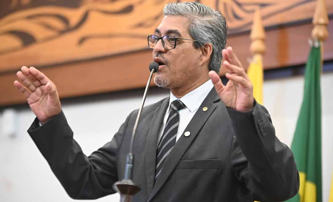 Edvaldo Magalhães denuncia situação precária de escola indígena em Feijó: “Ela é pior do que aquela que apareceu no Fantástico”