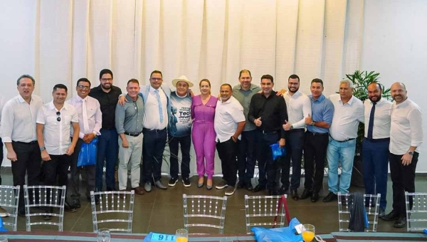 Almoço entre Bocalom, Alyson e vereadores da base do prefeito na Câmara reforça união em prol de Rio Branco