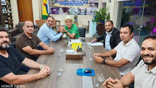 Bocalom lidera prefeitos em ação conjunta para solucionar problema do lixo nos municípios acreanos