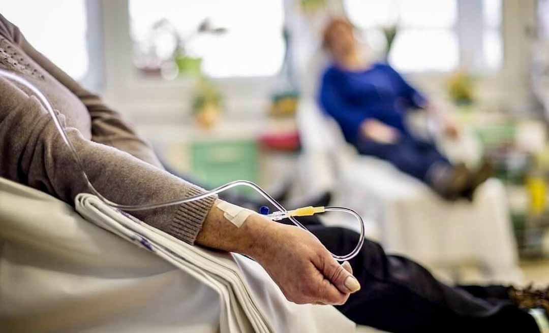 Lei cria o Dia Nacional do Acolhimento do Paciente Oncológico e institui o “Março Laranja”