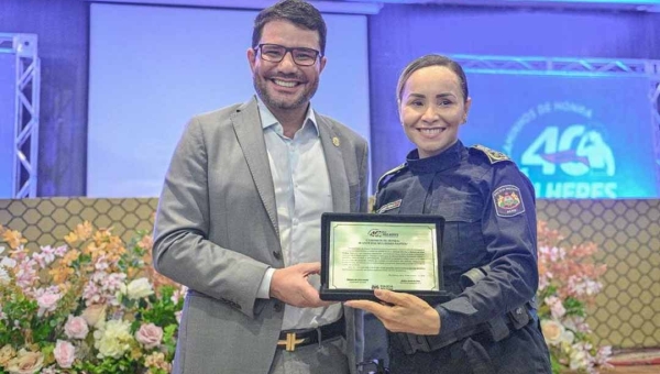 Evento marca 40 anos da presença feminina na PM e governador destaca respeito e reconhecimento: ‘Legado jamais esquecido’