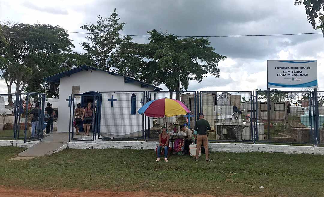 Cemitério da Cruz Milagrosa, um espaço de fé passado de geração para geração