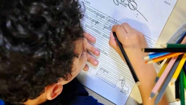 Governo federal institui o “Compromisso Nacional Criança Alfabetizada” para garantir alfabetização até o 2º ano do ensino fundamental