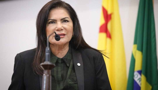 Na Aleac, Antônia Sales cobra convocações do governo e anuncia usina solar para hospital de Amor no Acre