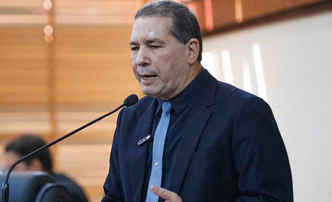 Projeto de Chico Viga quer garantir gratuidade a atletas adolescentes ligados ao futebol