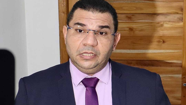 Vereador Fábio Araújo critica ausência de recursos para saneamento na Capital em emendas de bancada: “Está um caos”