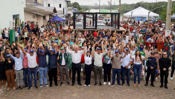 Marechal Thaumaturgo festeja 33 anos com alvorada, café para moradores e anúncio de novas obras e investimentos no plantio de café