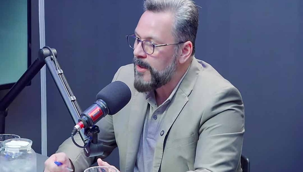 “Eu defendo o liberalismo econômico, eu defendo um Estado menor, eu defendo que os serviços públicos que são ineficientes precisam ser modernizados”