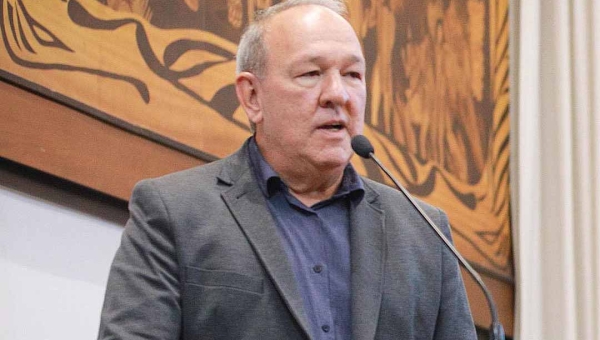 Secretário Luiz Calixto nega motivação política na exoneração de marido do prefeito de Feijó