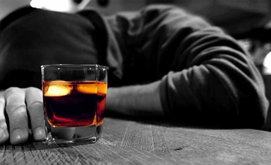 Álcool continua provocando internações no Acre, com média de 160 acreanos hospitalizados em 2024, diz estudo