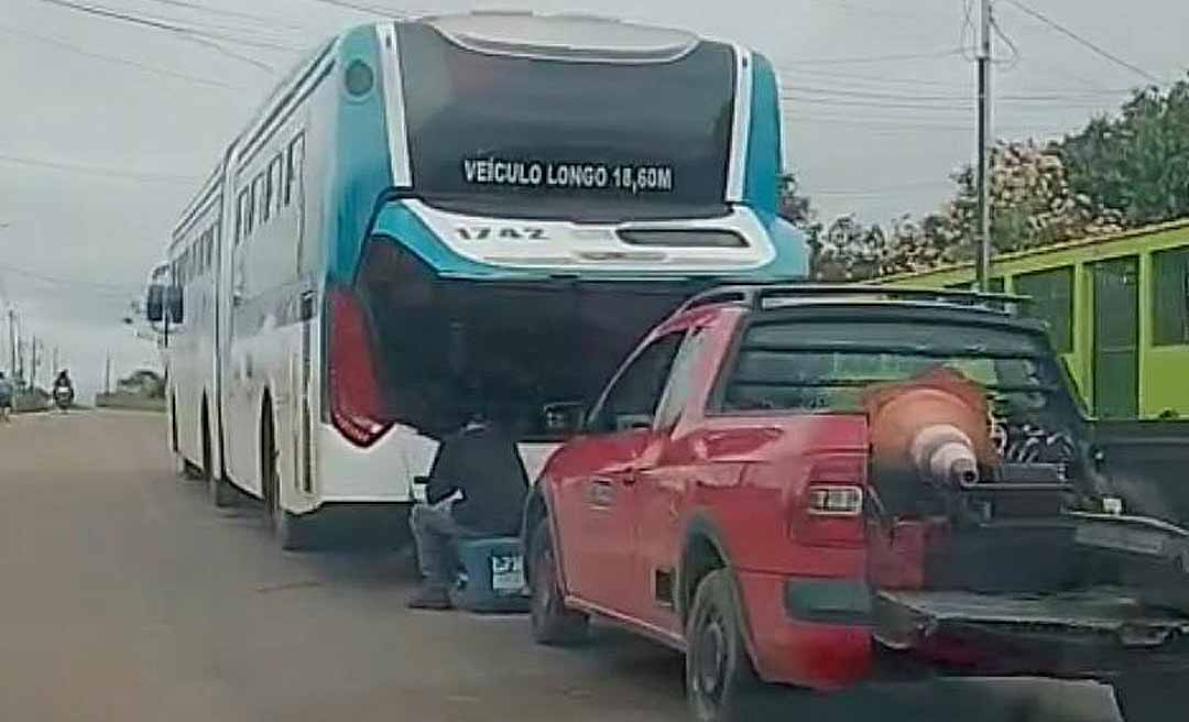 Mais um ônibus da empresa Ricco quebra em Rio Branco e causa transtornos no Calafate