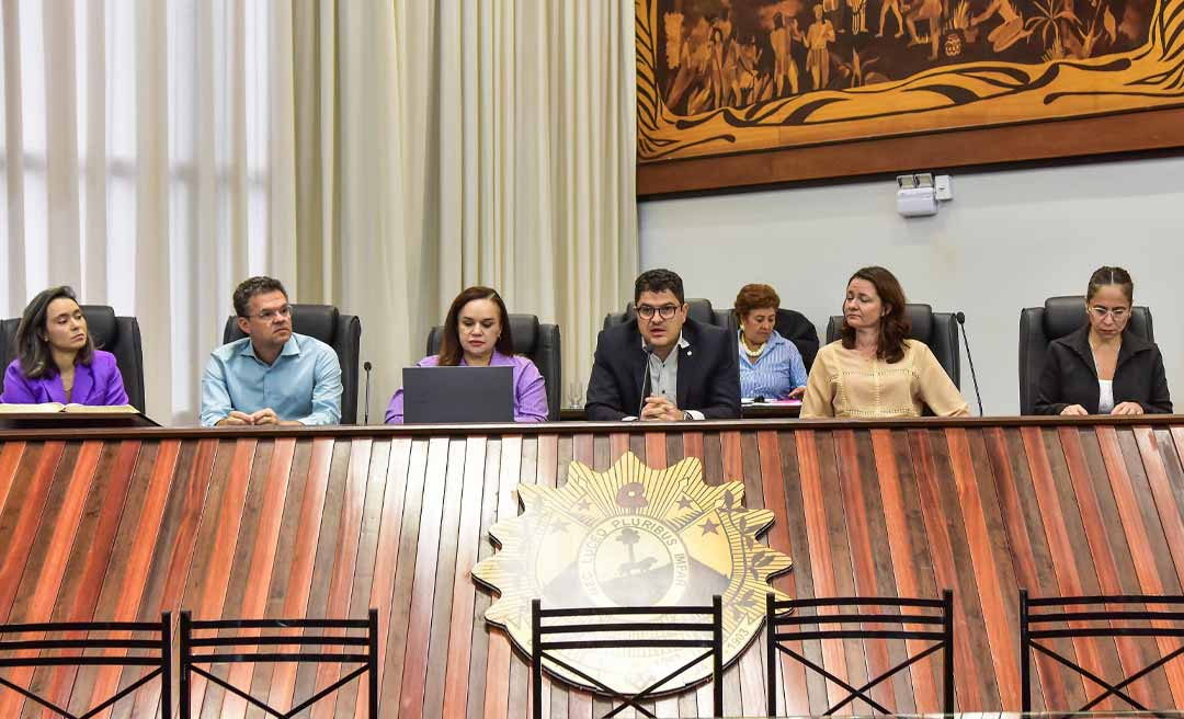 Novembro Roxo: Eduardo Ribeiro promove audiência sobre prematuridade na Aleac