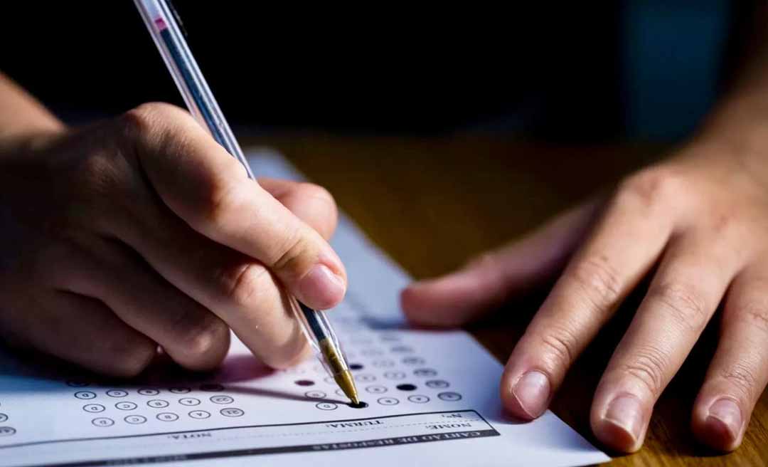 SEAD e SEE suspendem participação de candidato sub judice em concurso público após decisão judicial