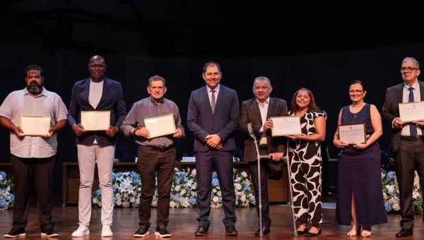 Vereador Joabe Lira presta homenagem a cidadãos que contribuem para o crescimento de Rio Branco