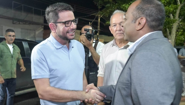 Com presença do governador Gladson Camelí e da vice Mailza, palestra sobre liderança é sucesso de público em Brasileia