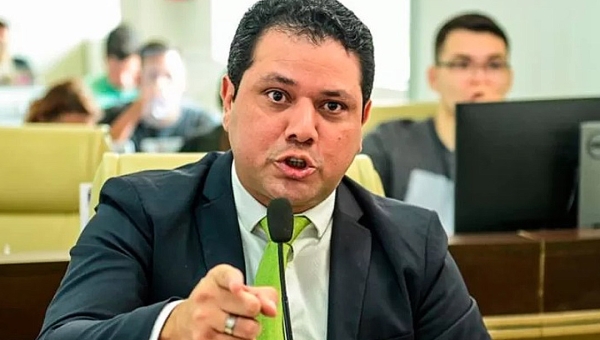 A jogada precipitada de Alan Rick no xadrez da direita acreana