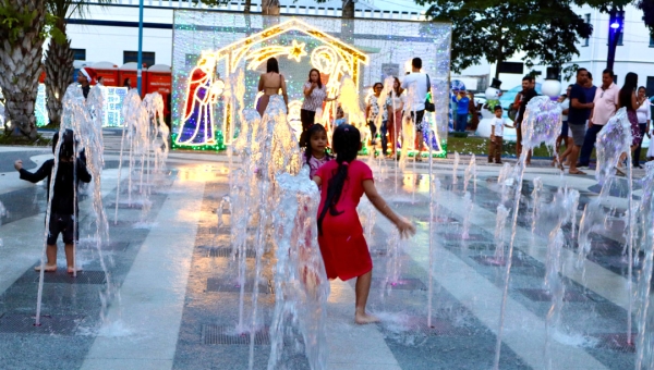 Fonte interativa da Praça da Revolução é reinaugurada e vira destaque do “Natal de Vida, Esperança e Dignidade”