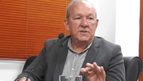 Calixto diz que não há espaço para reajuste das emendas parlamentares e sugere que recursos saiam do Orçamento da própria Aleac