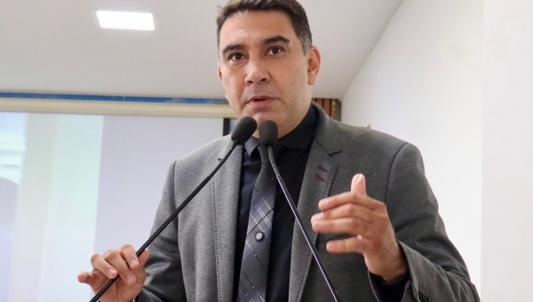 Projeto de Lei do vereador Samir Bestene que exige braille em placas públicas é aprovado por unanimidade na Câmara