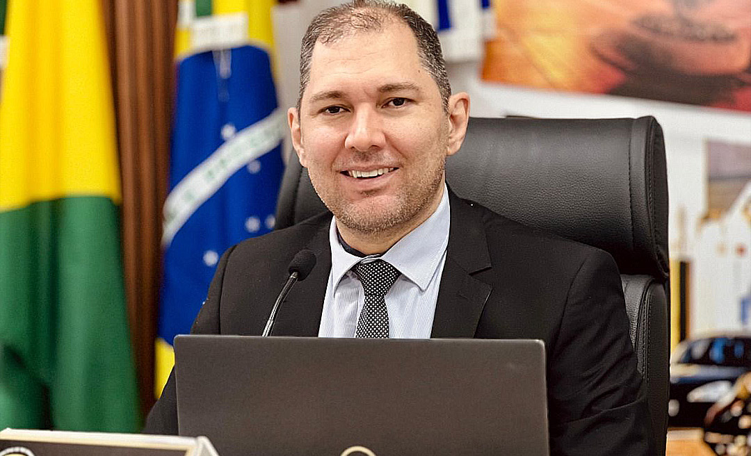 Vereador Joabe Lira comemora aprovação de requerimento que dispensa garis no Natal