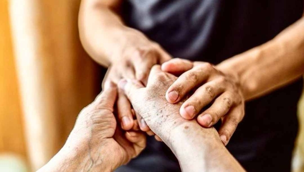 Municípios acreanos poderão aderir ao Plano Nacional de Cuidados após nova portaria; medida foi publicada no DOU