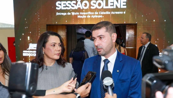 Nicolau Júnior destaca papel da Aleac na democracia durante última sessão solene do ano