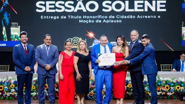 Líder do Governo, Manoel Moraes homenageia ITERACRE mais de 12 mil títulos entregues em 3 anos