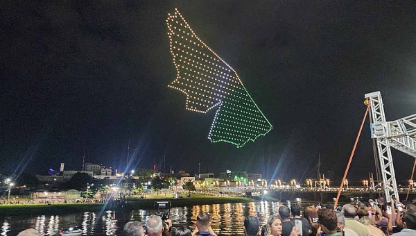 Show Inédito de drones encanta o público de Rio Branco e atrai multidão na Gameleira: "O povo merece assistir esse espetáculo"