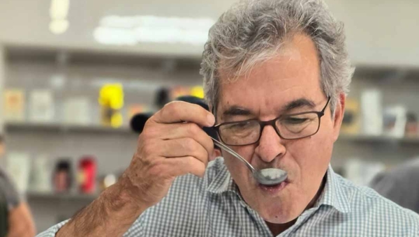 Jorge Viana ainda não provou o Café Bocalom, mas não duvida da qualidade do produto