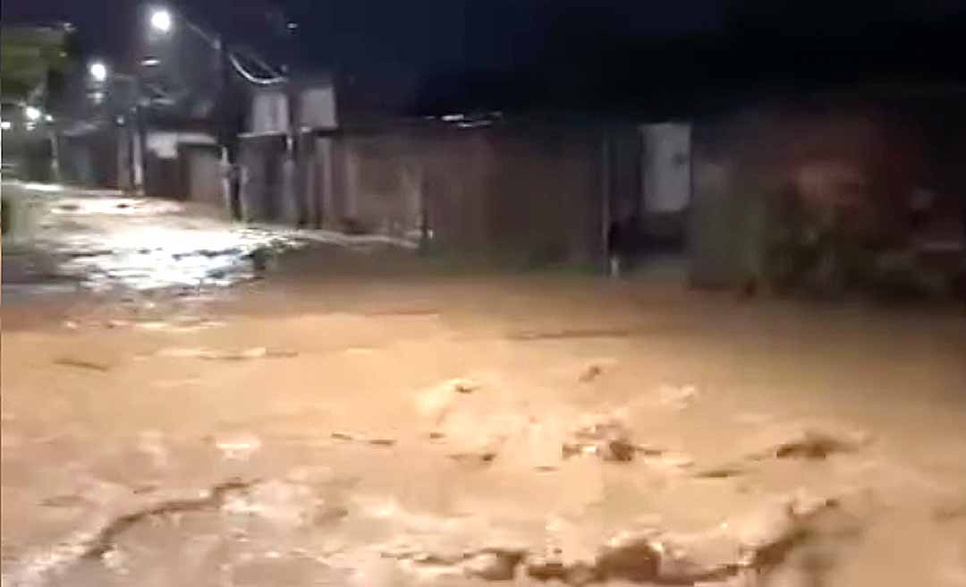 “O sentimento da população aqui é que estão deixando a gente pra morrer”, diz humorista ao relatar alagamento