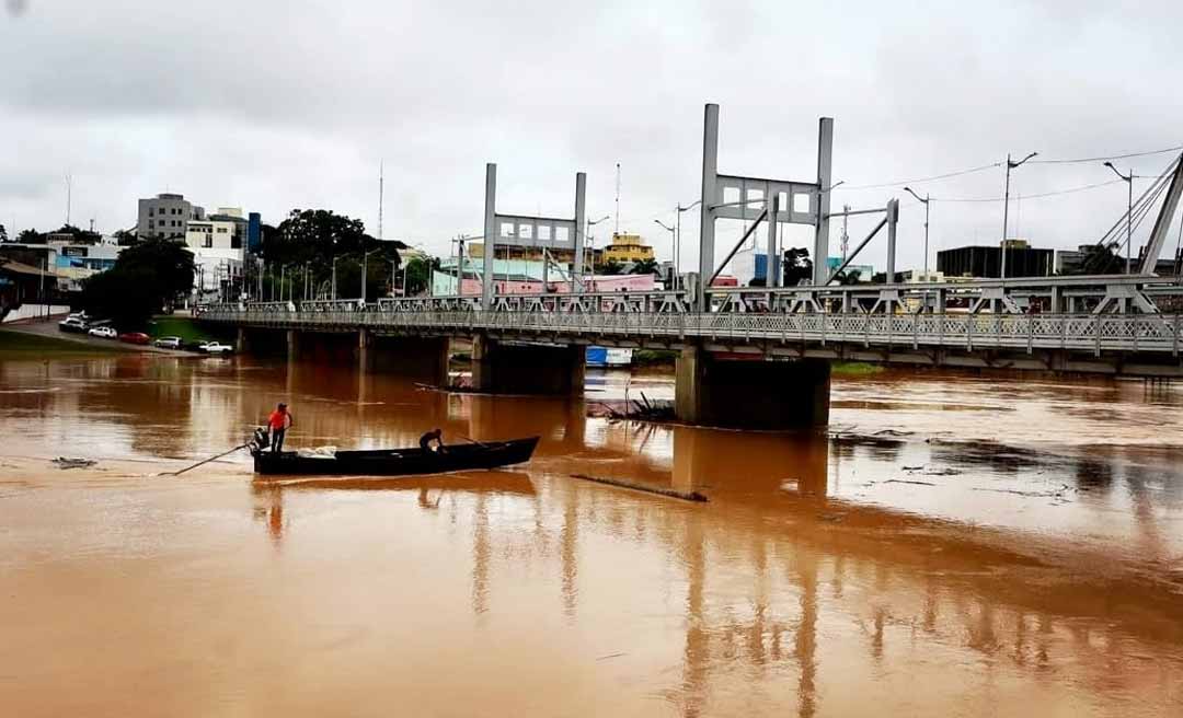 Nível do Rio Acre se aproxima dos 15 metros e mantém a Capital em alerta máximo; nas últimas 24 horas, foi registrado acumulado de 7 milímetros de chuva