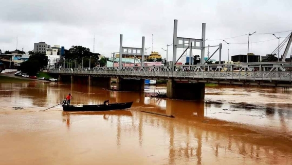 Nível do Rio Acre se aproxima dos 15 metros e mantém a Capital em alerta máximo; nas últimas 24 horas, foi registrado acumulado de 7 milímetros de chuva