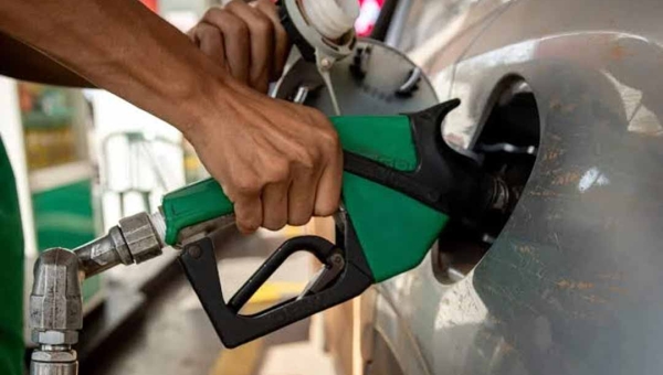 Reajuste do ICMS amplia pressão no bolso de motoristas acreanos em 2026; combustível pago no Estado continua sendo um dos mais caros do país